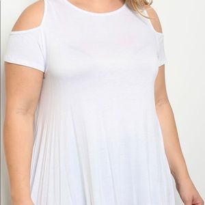 💥PLUS SIZE💥 White Cold Shoulder Swing Top